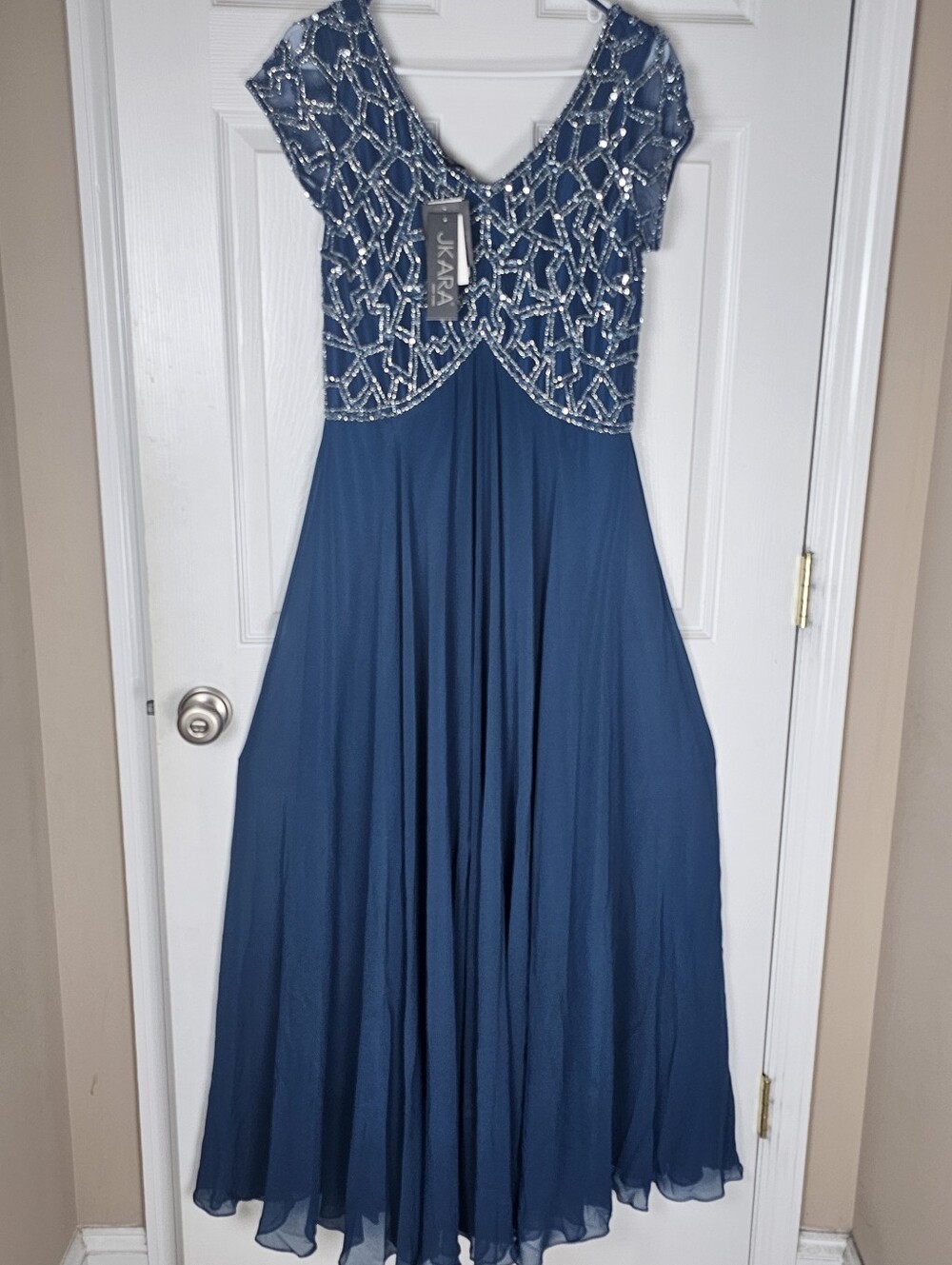 J Kara‎ Women's Cap Sleeves V-Neck Empire Waist Beaded Fit & Flair Dress NWT 10